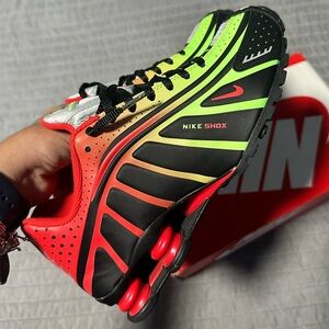 Nike shox r4 Neymar used size 7.5 women